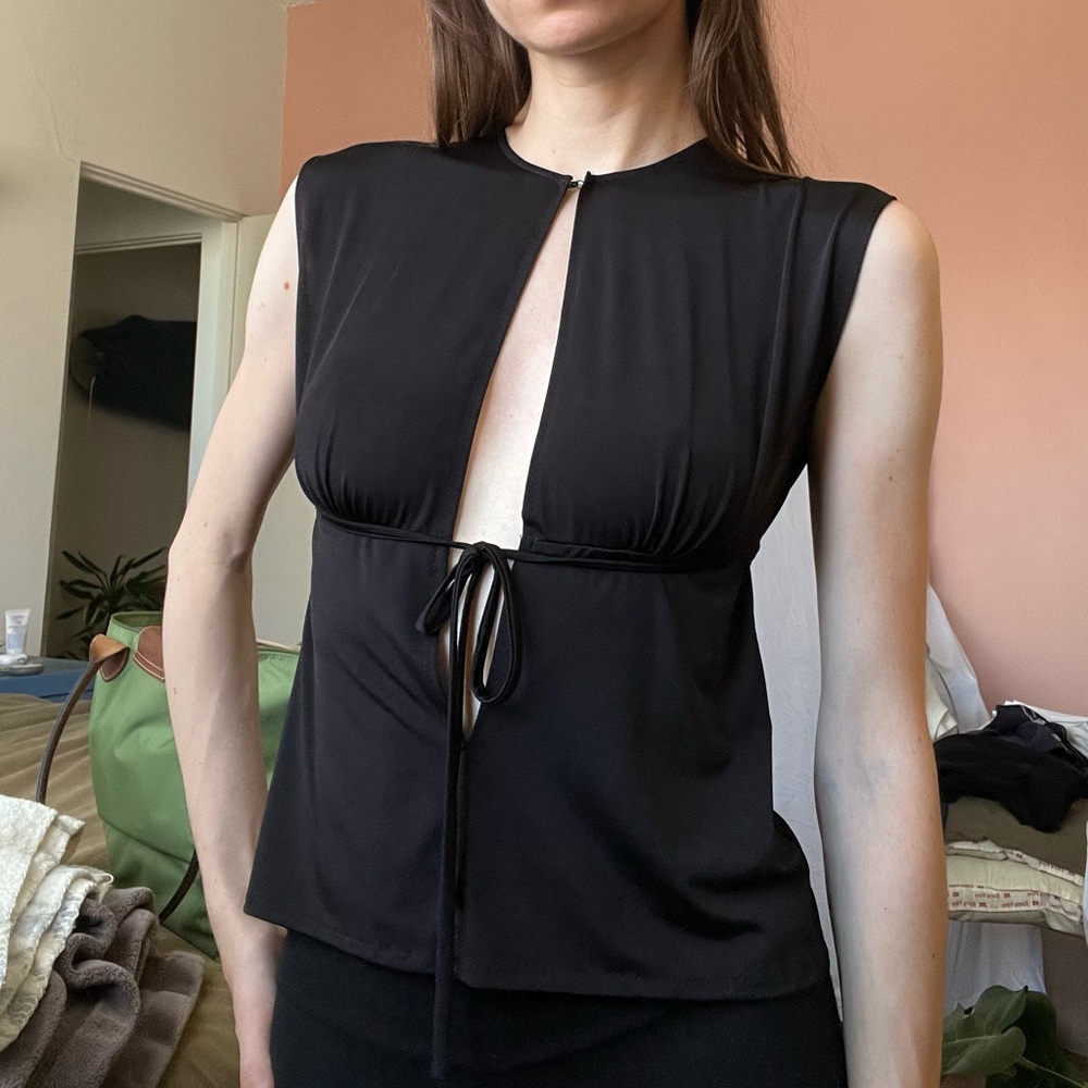 Enduring Kairos Black Tie-Front Sleeveless Top